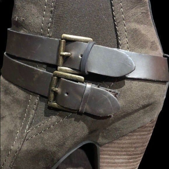 Crown Vintage olive green suede heeled ankle boots - Picture 8 of 8